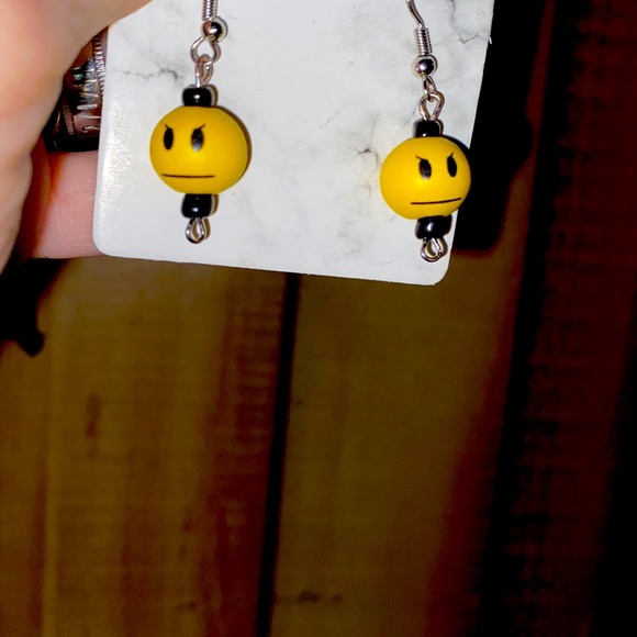Nip emoji earrings drop earrings set - Picture 1 of 2